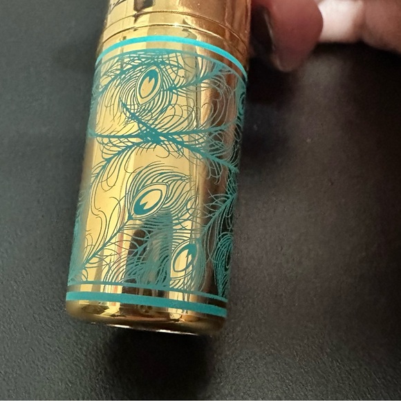 Disney Aladdin x MAC “Whole New World” lipstick - Picture 8 of 8